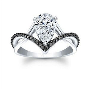 NWT Elegant 925 Silver Pear Cut Sapphire Ring